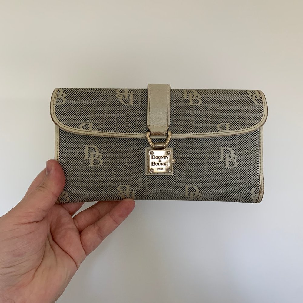 Dooney & Bourke Wallet - Preowned